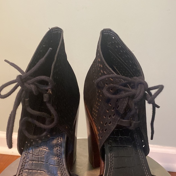 GIANNI BINI GYPSIE DAZE LACE UP BLOCK HEELS - Picture 3 of 8